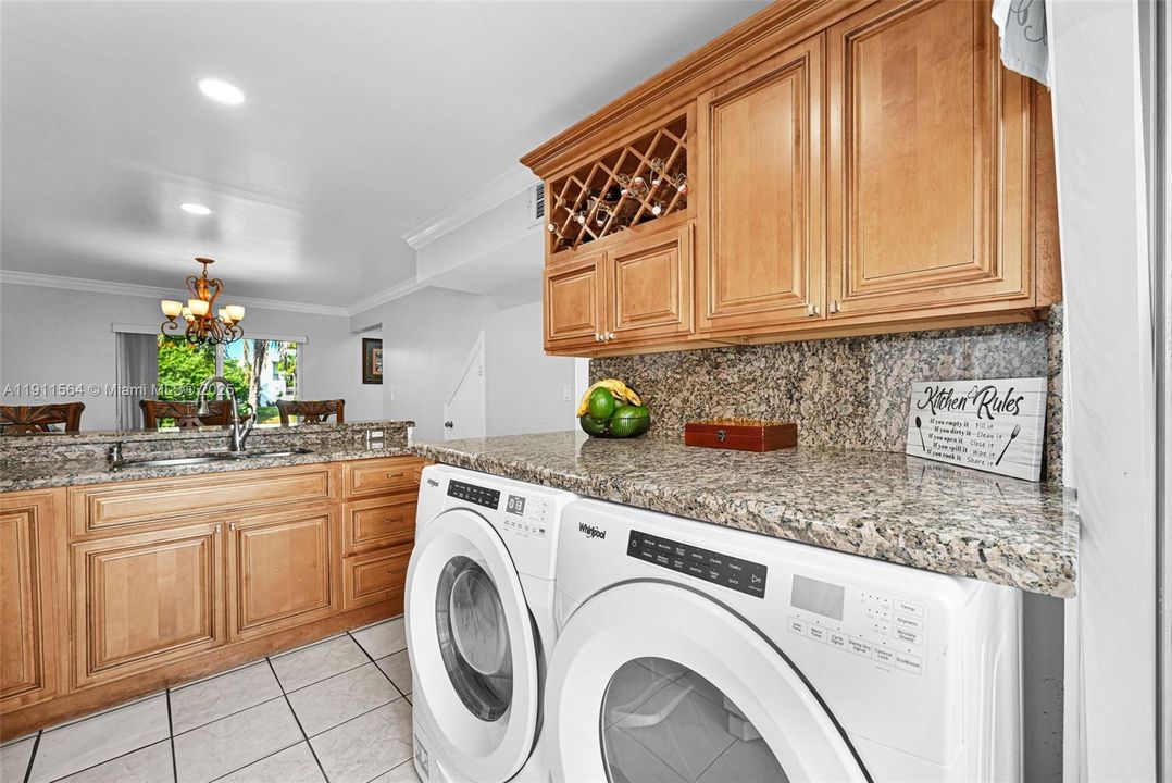 Active With Contract: $325,000 (2 beds, 2 baths, 1385 Square Feet)