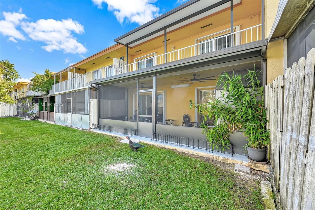 Active With Contract: $325,000 (2 beds, 2 baths, 1385 Square Feet)