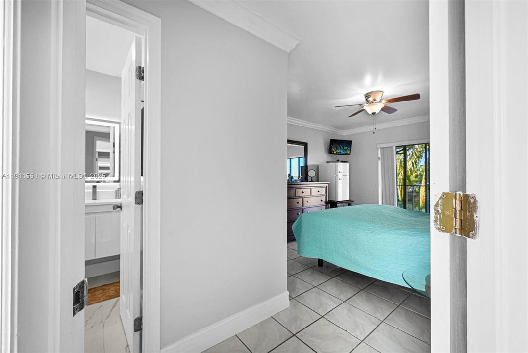 Active With Contract: $325,000 (2 beds, 2 baths, 1385 Square Feet)