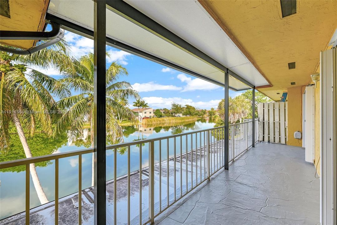 Active With Contract: $325,000 (2 beds, 2 baths, 1385 Square Feet)