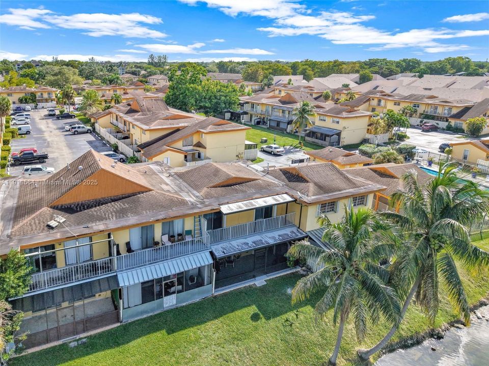 Active With Contract: $325,000 (2 beds, 2 baths, 1385 Square Feet)