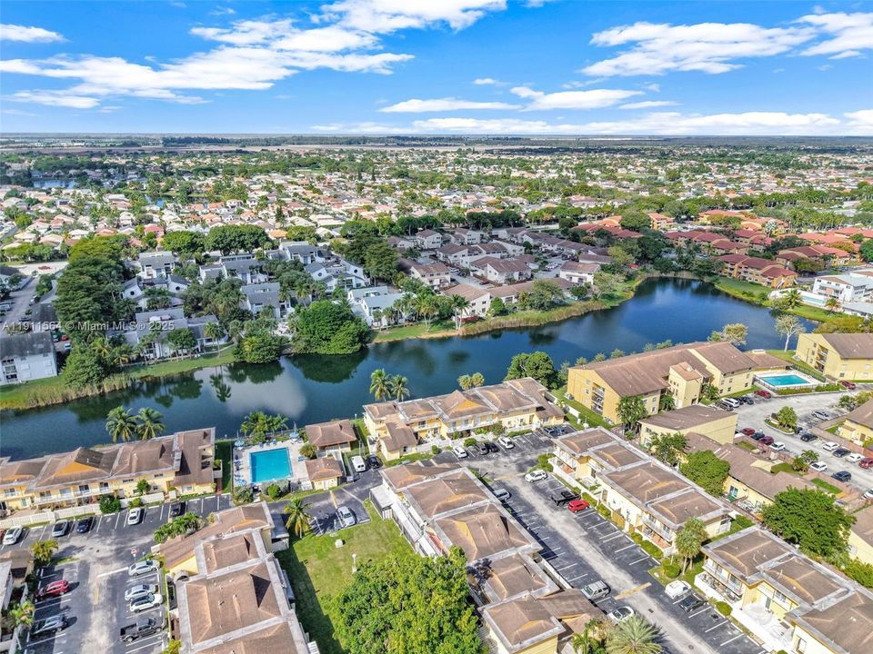 Active With Contract: $325,000 (2 beds, 2 baths, 1385 Square Feet)