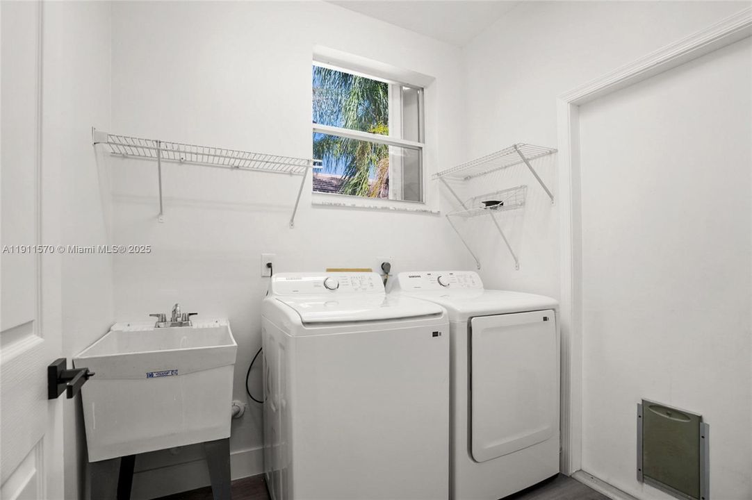 For Sale: $1,235,000 (5 beds, 2 baths, 2473 Square Feet)