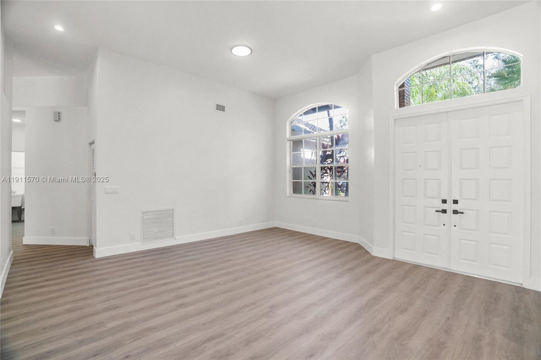 For Sale: $1,235,000 (5 beds, 2 baths, 2473 Square Feet)