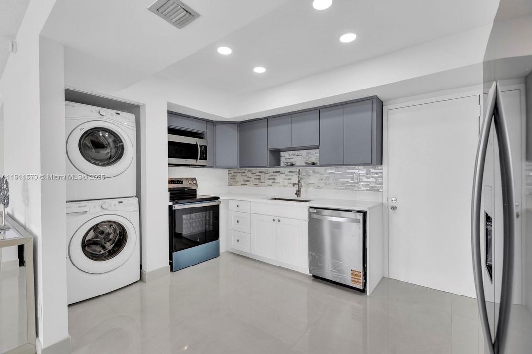 待售: $649,000 (2 贝兹, 2 浴室, 1413 平方英尺)