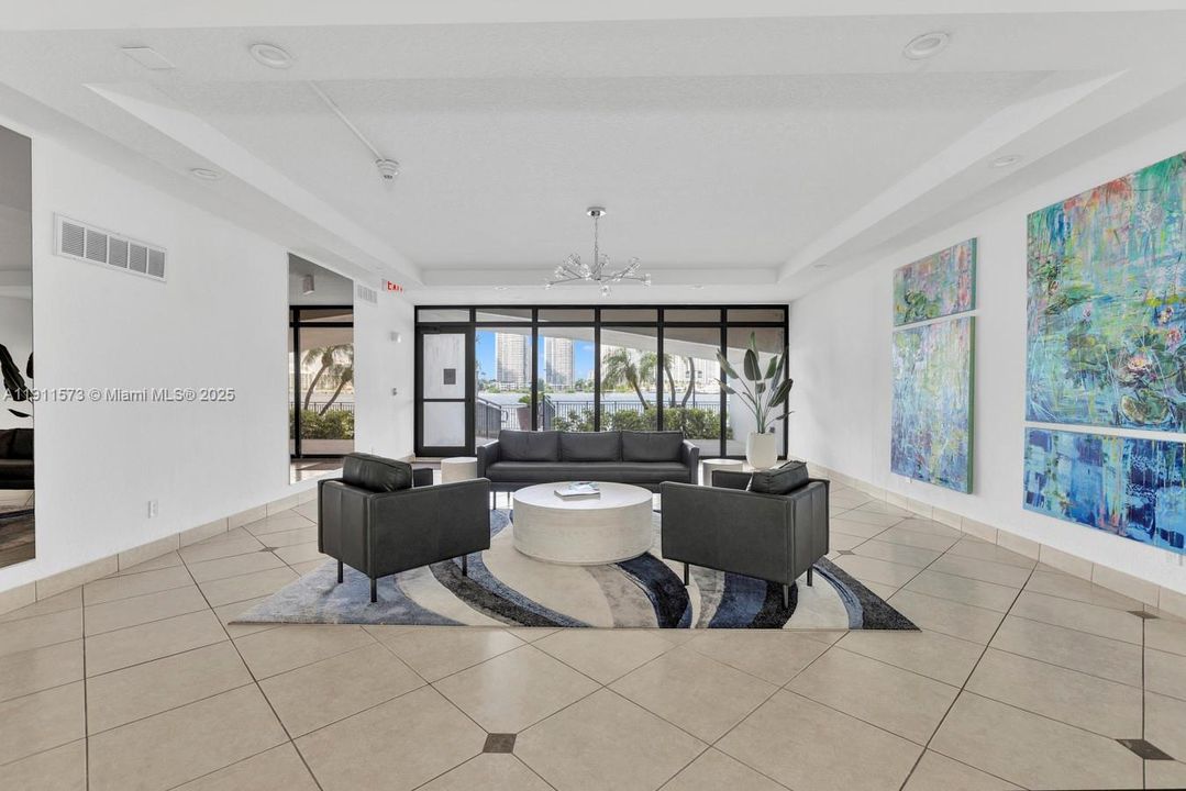 待售: $649,000 (2 贝兹, 2 浴室, 1413 平方英尺)