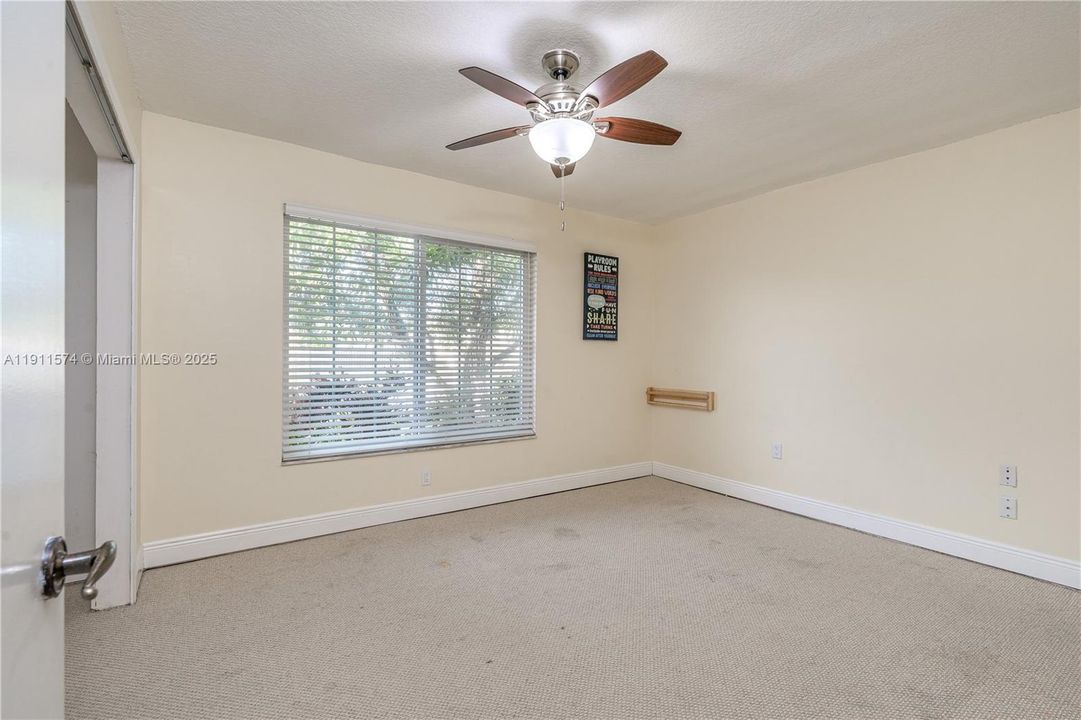 合同活跃: $560,000 (3 贝兹, 2 浴室, 1610 平方英尺)