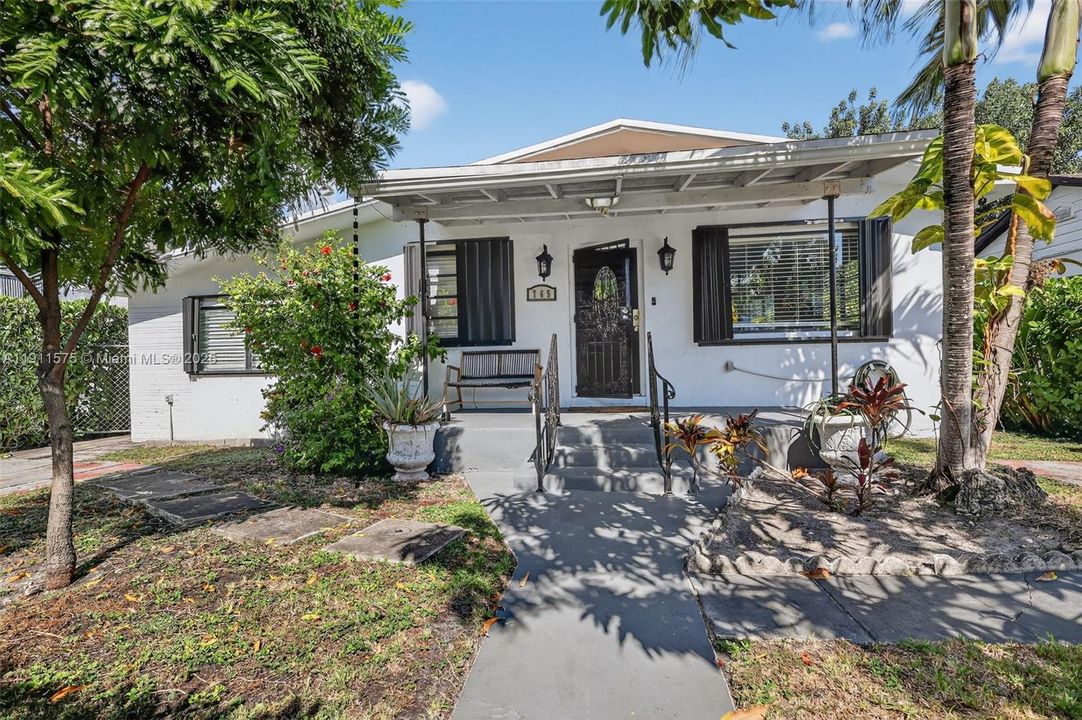 For Sale: $625,000 (3 beds, 2 baths, 1387 Square Feet)