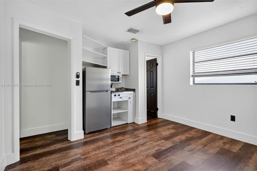 For Sale: $625,000 (3 beds, 2 baths, 1387 Square Feet)