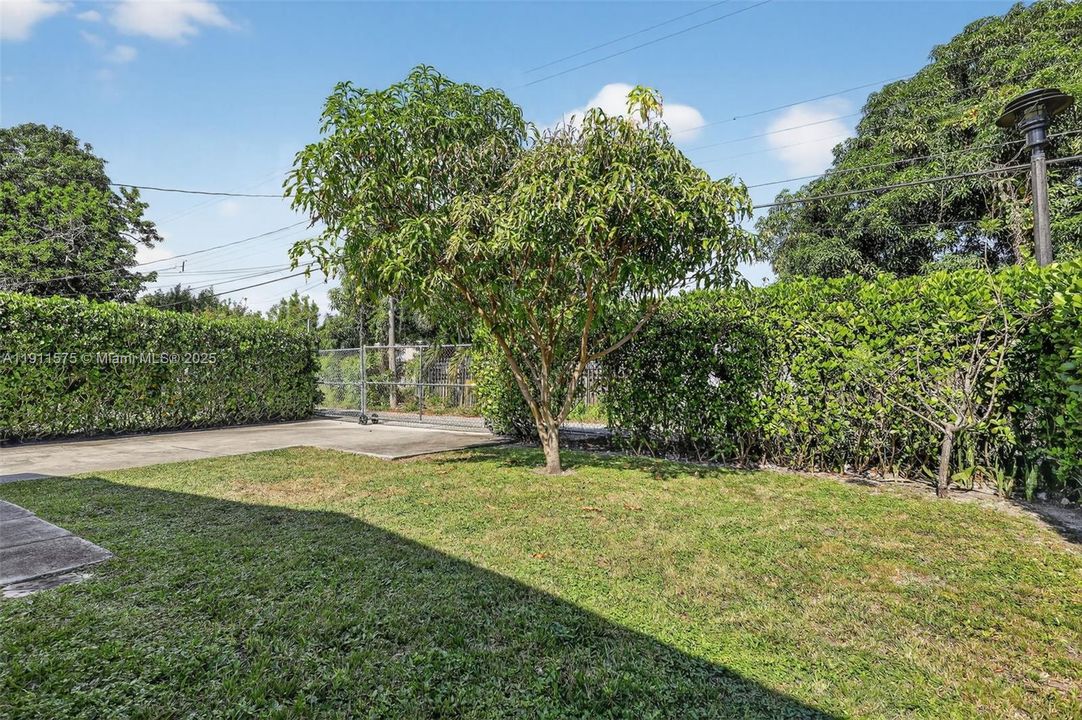 For Sale: $625,000 (3 beds, 2 baths, 1387 Square Feet)