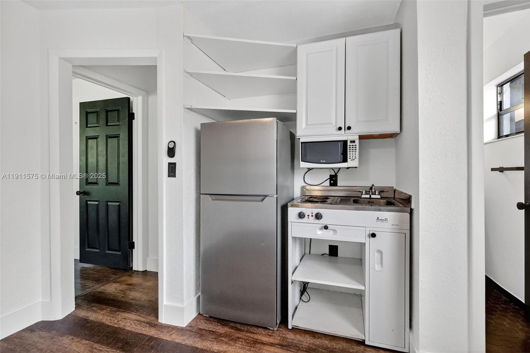 For Sale: $625,000 (3 beds, 2 baths, 1387 Square Feet)