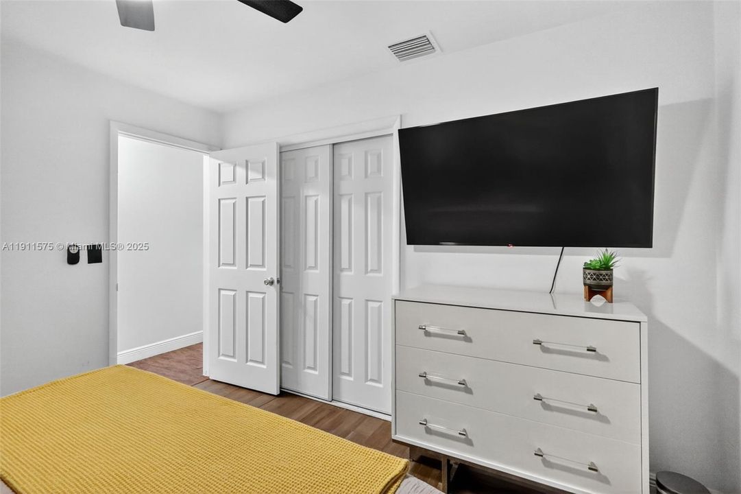 For Sale: $625,000 (3 beds, 2 baths, 1387 Square Feet)