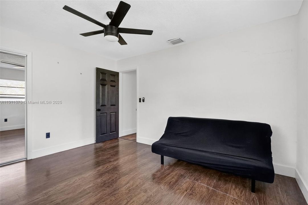 For Sale: $625,000 (3 beds, 2 baths, 1387 Square Feet)