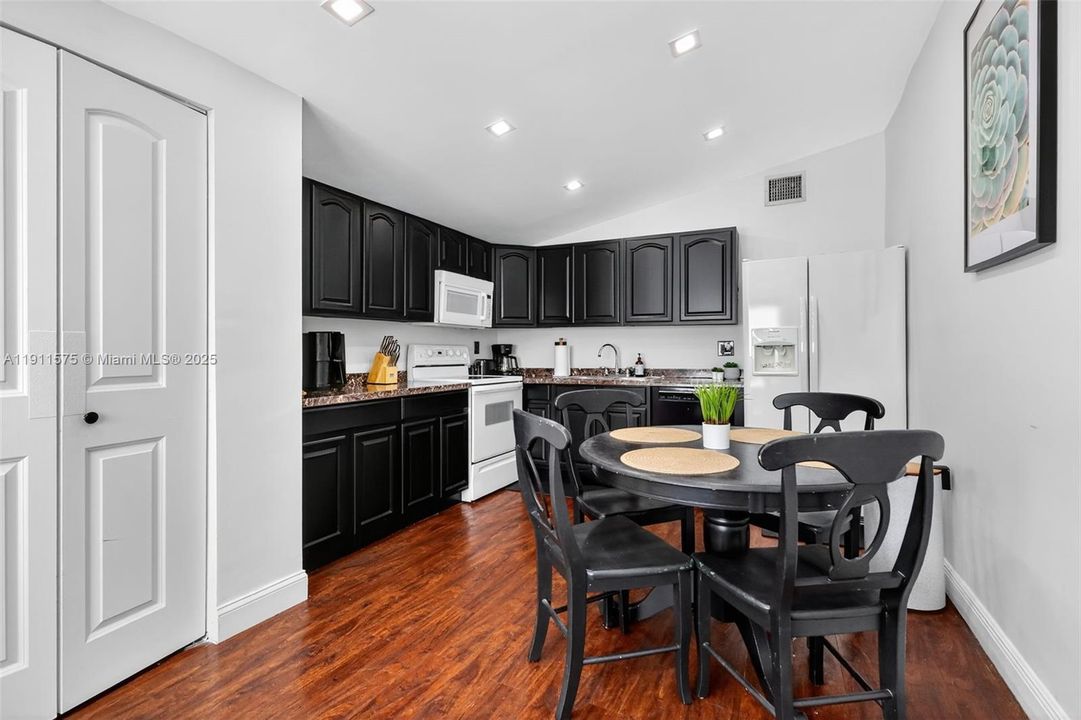 For Sale: $625,000 (3 beds, 2 baths, 1387 Square Feet)