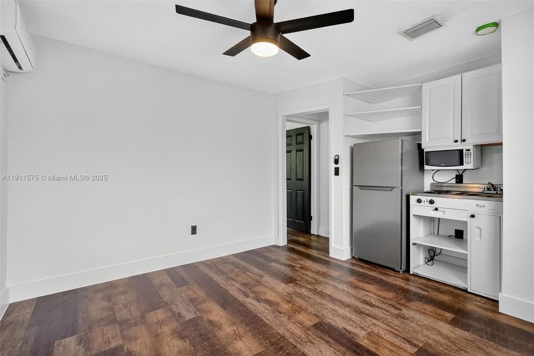 For Sale: $625,000 (3 beds, 2 baths, 1387 Square Feet)