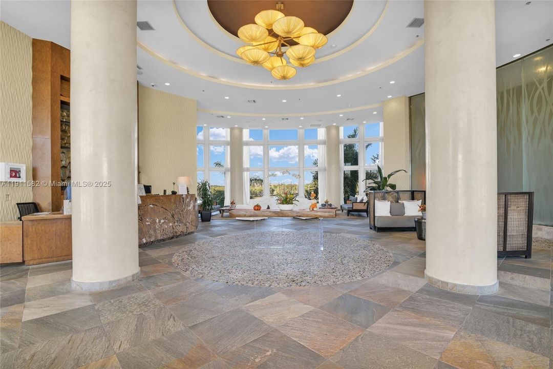 For Sale: $369,000 (2 beds, 2 baths, 1165 Square Feet)