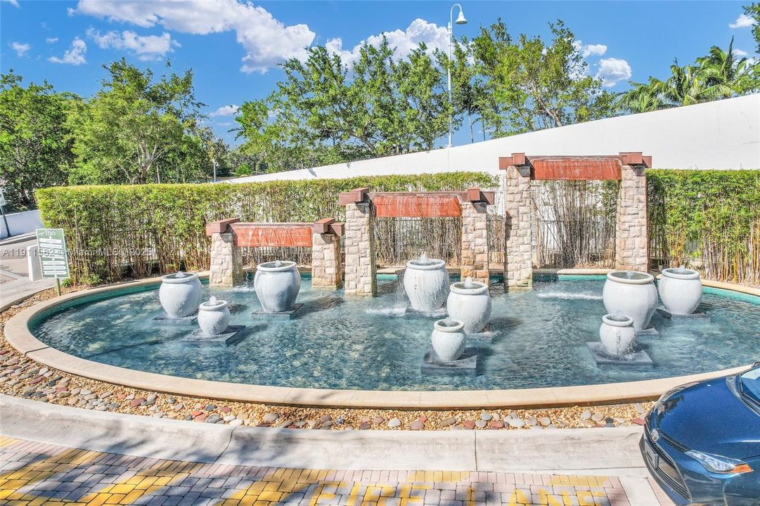 For Sale: $369,000 (2 beds, 2 baths, 1165 Square Feet)