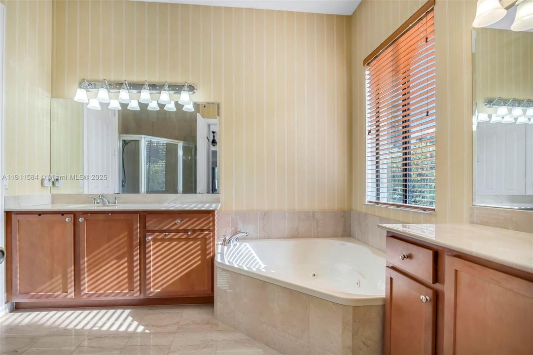 На продажу: $1,150,000 (5 спален, 3 ванн, 3061 Квадратных фут)