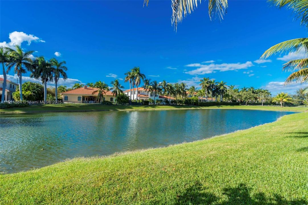 На продажу: $1,150,000 (5 спален, 3 ванн, 3061 Квадратных фут)