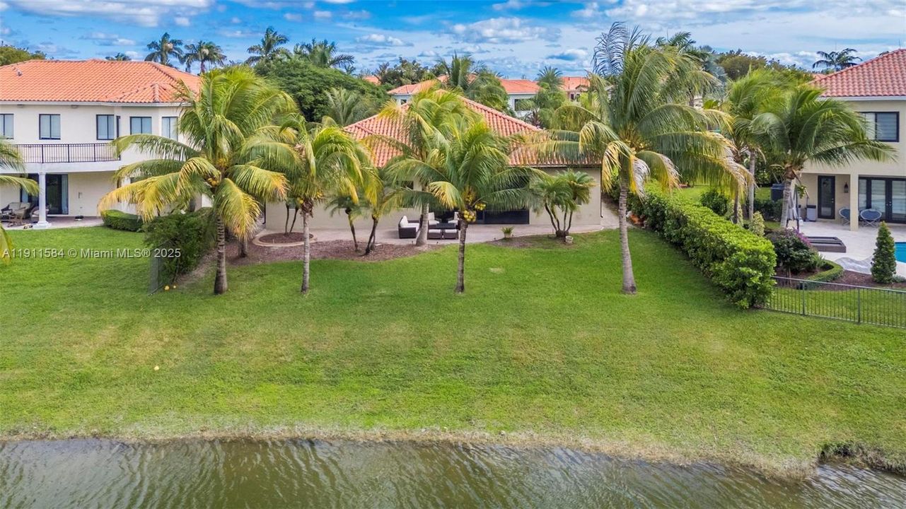 На продажу: $1,150,000 (5 спален, 3 ванн, 3061 Квадратных фут)