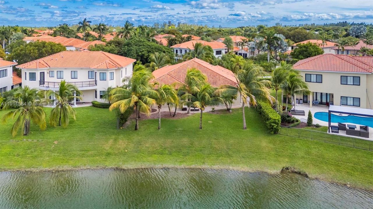 На продажу: $1,150,000 (5 спален, 3 ванн, 3061 Квадратных фут)