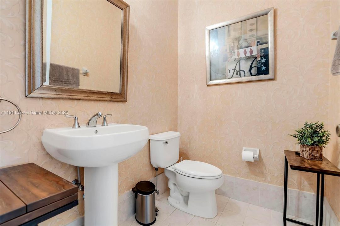 На продажу: $1,150,000 (5 спален, 3 ванн, 3061 Квадратных фут)