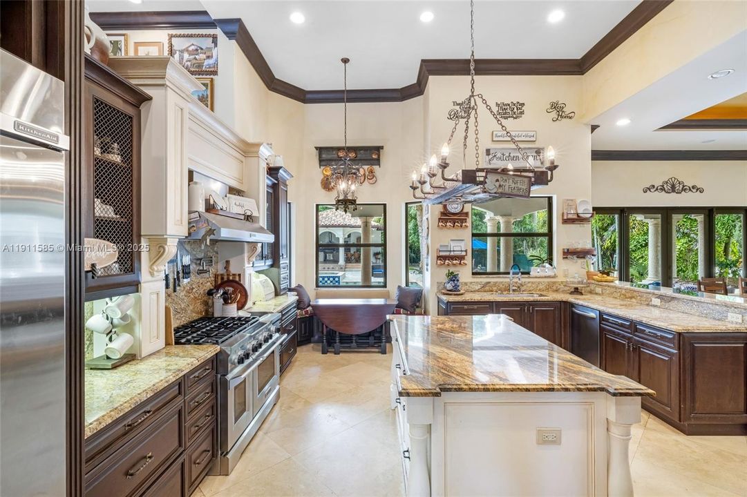 For Sale: $4,480,000 (6 beds, 7 baths, 5112 Square Feet)