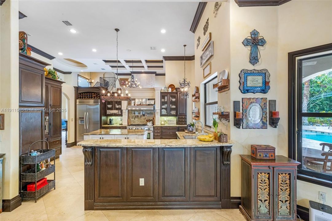 For Sale: $4,480,000 (6 beds, 7 baths, 5112 Square Feet)