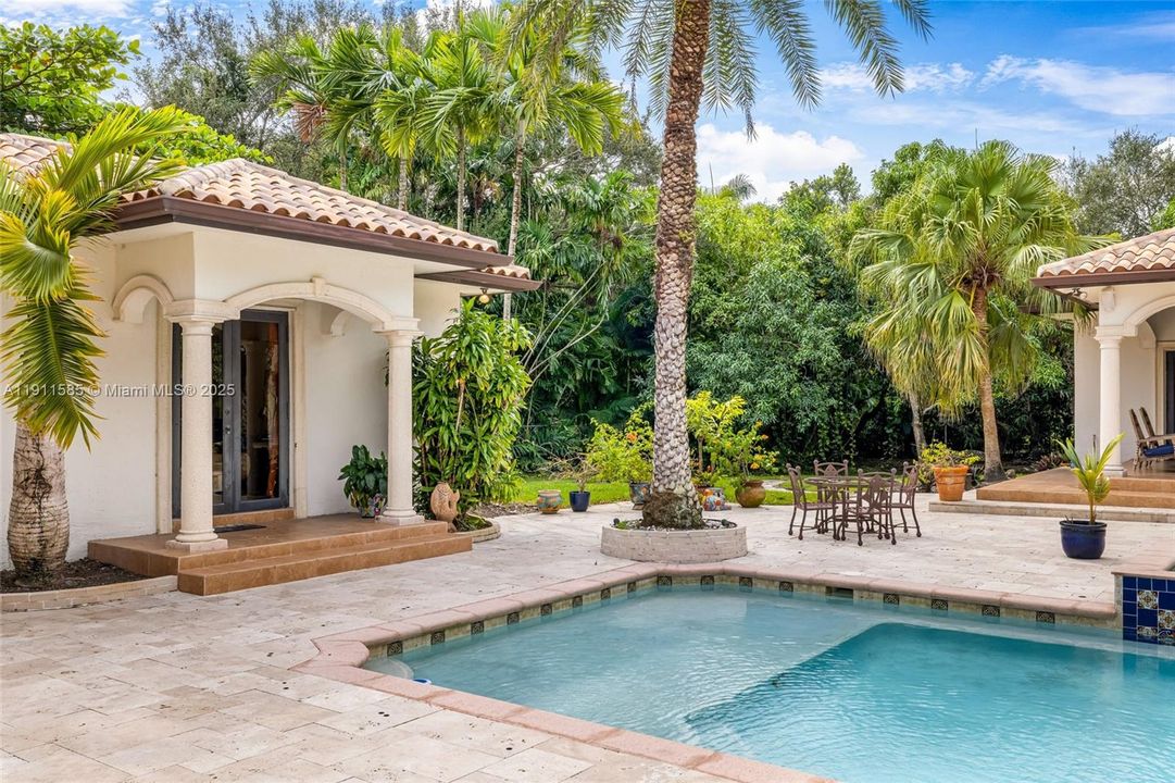 For Sale: $4,480,000 (6 beds, 7 baths, 5112 Square Feet)