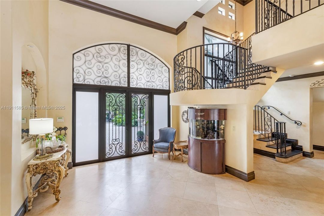 For Sale: $4,480,000 (6 beds, 7 baths, 5112 Square Feet)