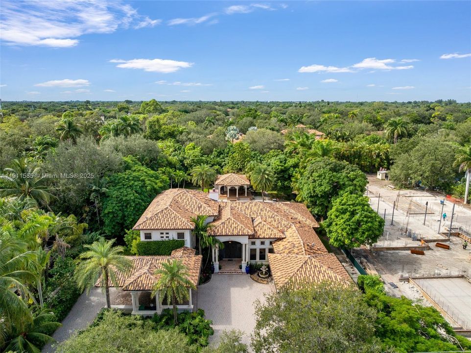 For Sale: $4,480,000 (6 beds, 7 baths, 5112 Square Feet)