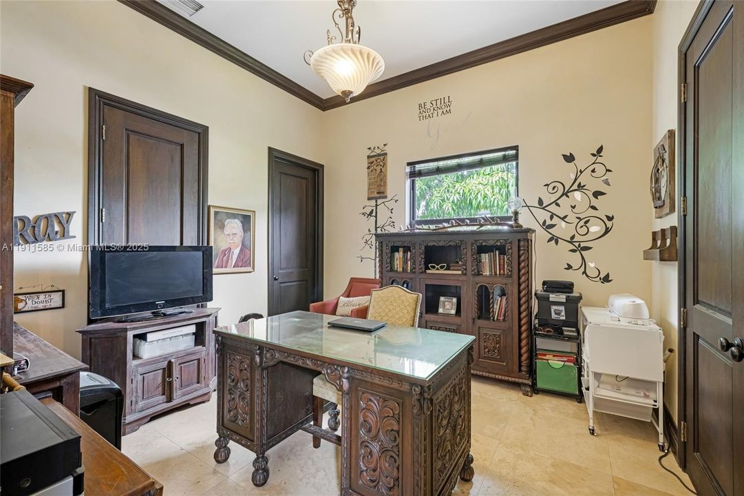 For Sale: $4,480,000 (6 beds, 7 baths, 5112 Square Feet)