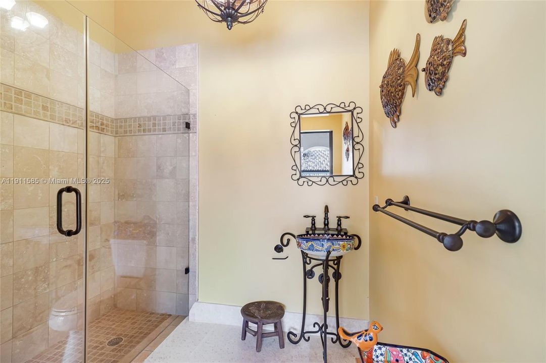 For Sale: $4,480,000 (6 beds, 7 baths, 5112 Square Feet)