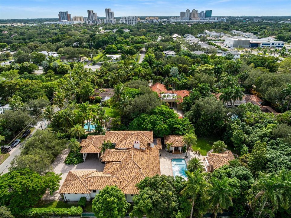 For Sale: $4,480,000 (6 beds, 7 baths, 5112 Square Feet)