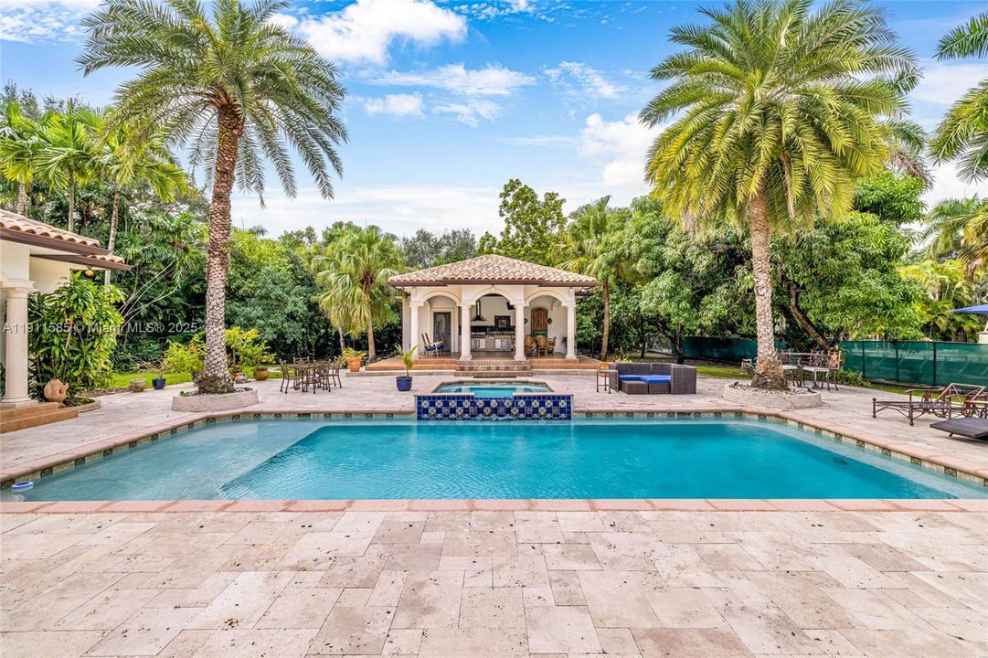 For Sale: $4,480,000 (6 beds, 7 baths, 5112 Square Feet)