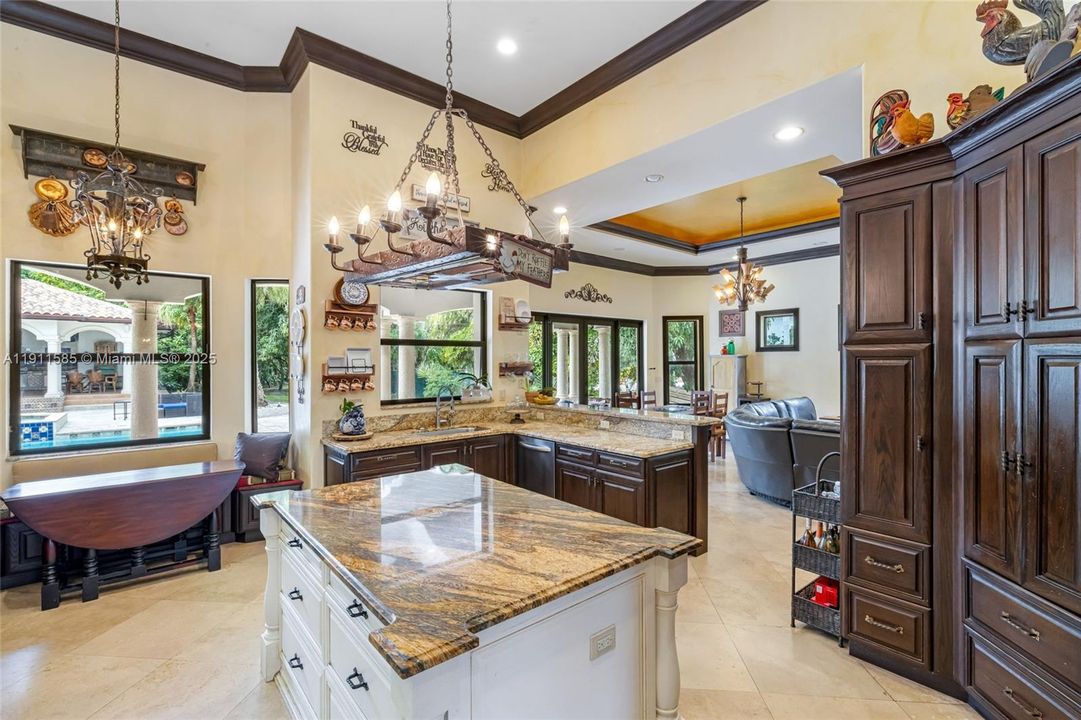 For Sale: $4,480,000 (6 beds, 7 baths, 5112 Square Feet)