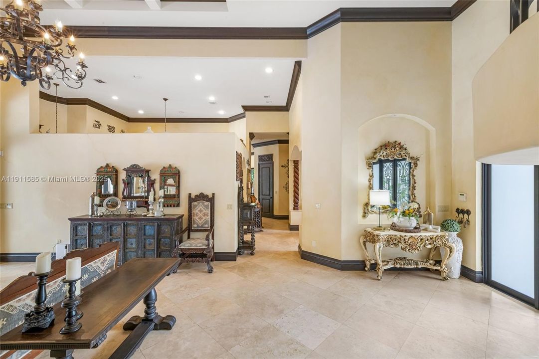 For Sale: $4,480,000 (6 beds, 7 baths, 5112 Square Feet)