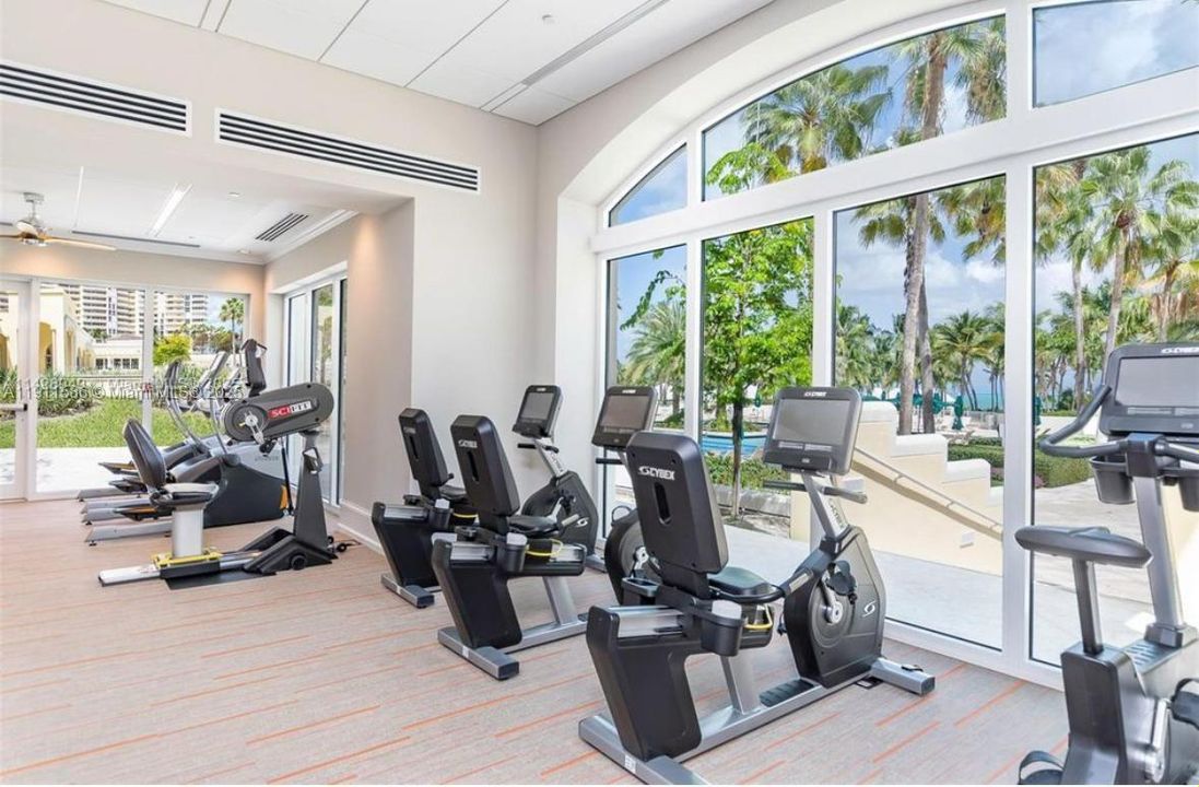 For Sale: $1,741,000 (2 beds, 2 baths, 1330 Square Feet)