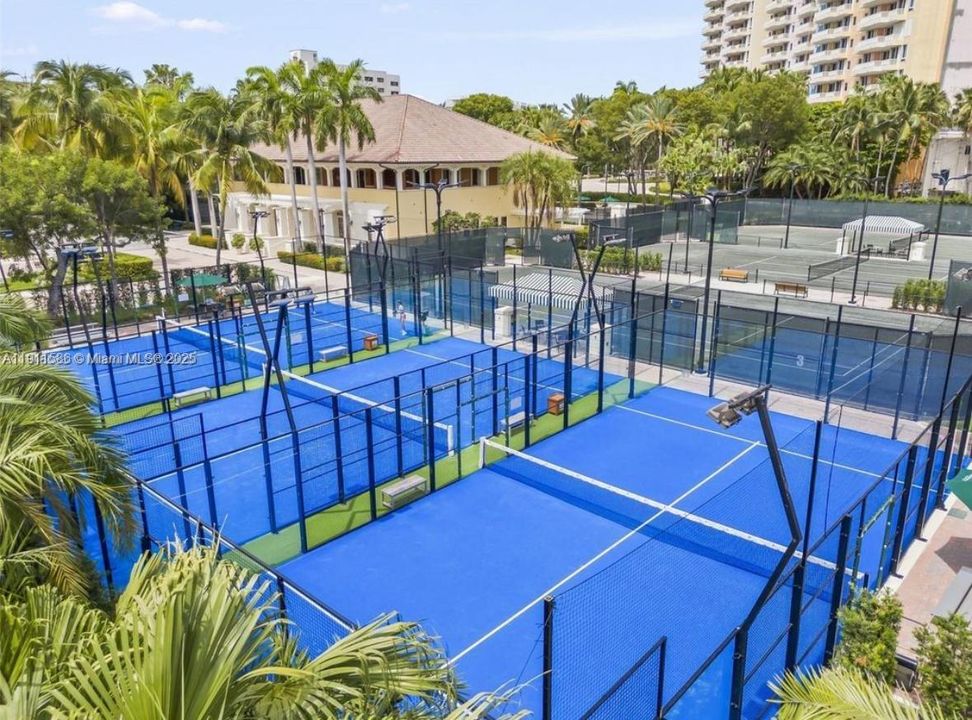 For Sale: $1,741,000 (2 beds, 2 baths, 1330 Square Feet)