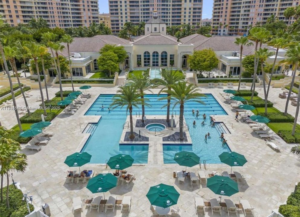 For Sale: $1,741,000 (2 beds, 2 baths, 1330 Square Feet)