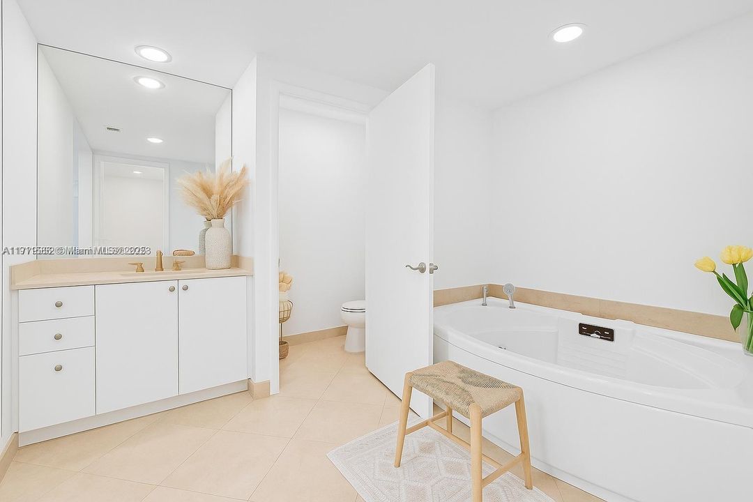 For Sale: $1,741,000 (2 beds, 2 baths, 1330 Square Feet)