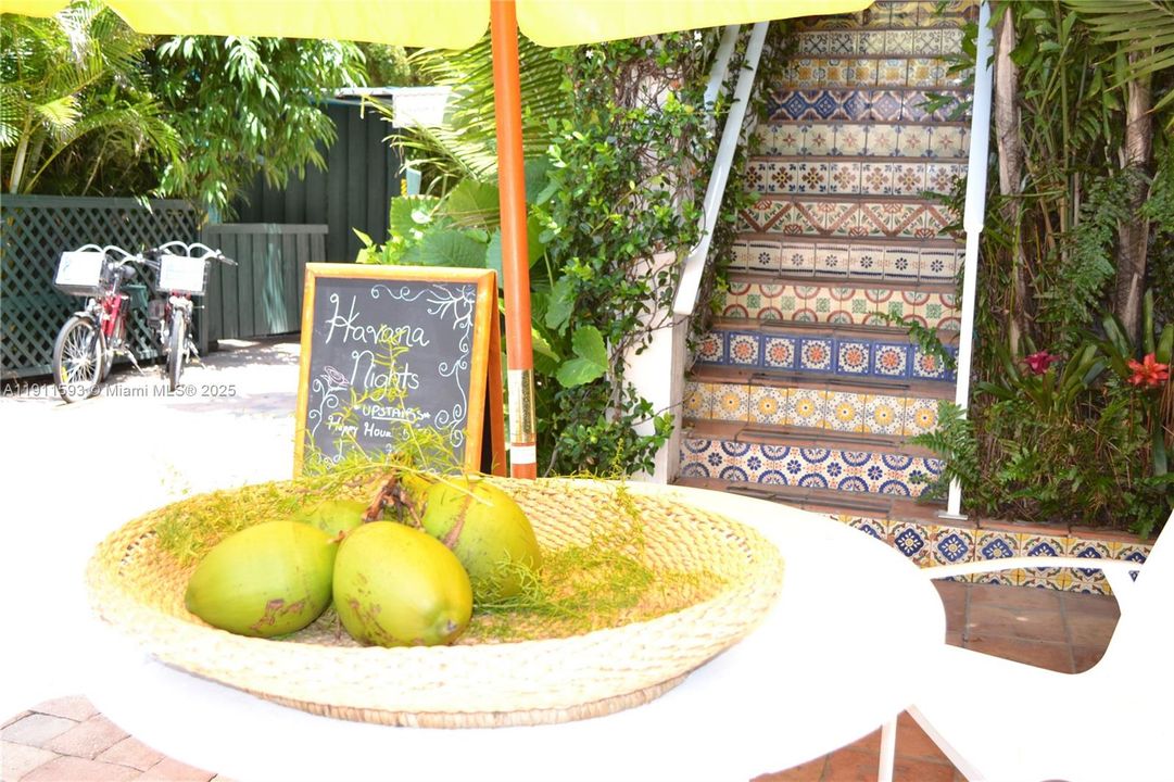 For Rent: $4,000 (2 beds, 2 baths, 1880 Square Feet)