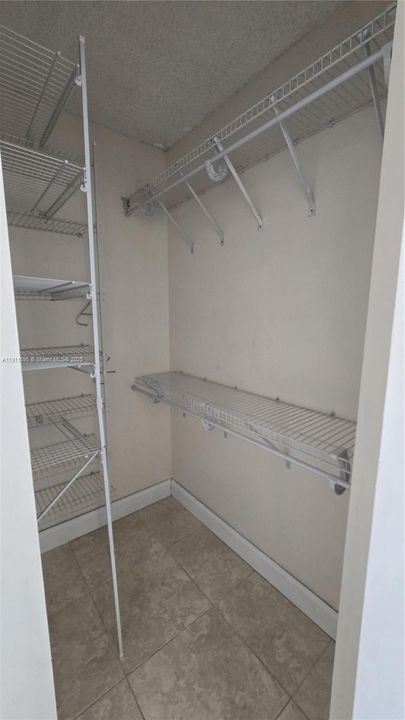 合同活跃: $1,850 (1 贝兹, 1 浴室, 676 平方英尺)