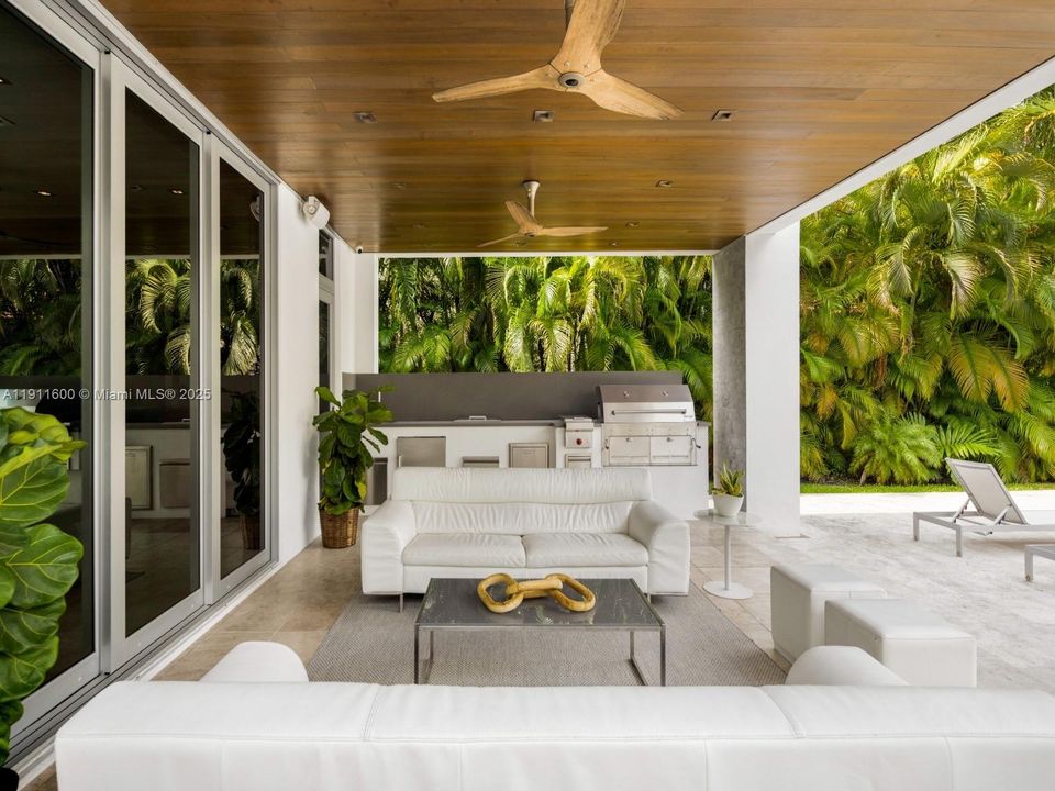 For Sale: $8,200,000 (6 beds, 7 baths, 5434 Square Feet)