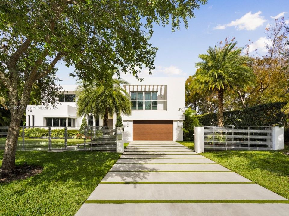 For Sale: $8,200,000 (6 beds, 7 baths, 5434 Square Feet)