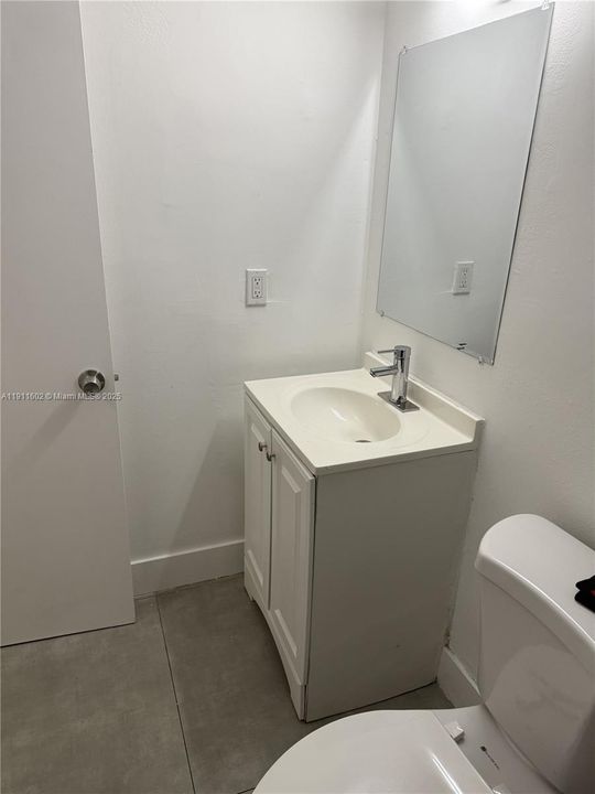 For Sale: $230,000 (2 beds, 2 baths, 894 Square Feet)