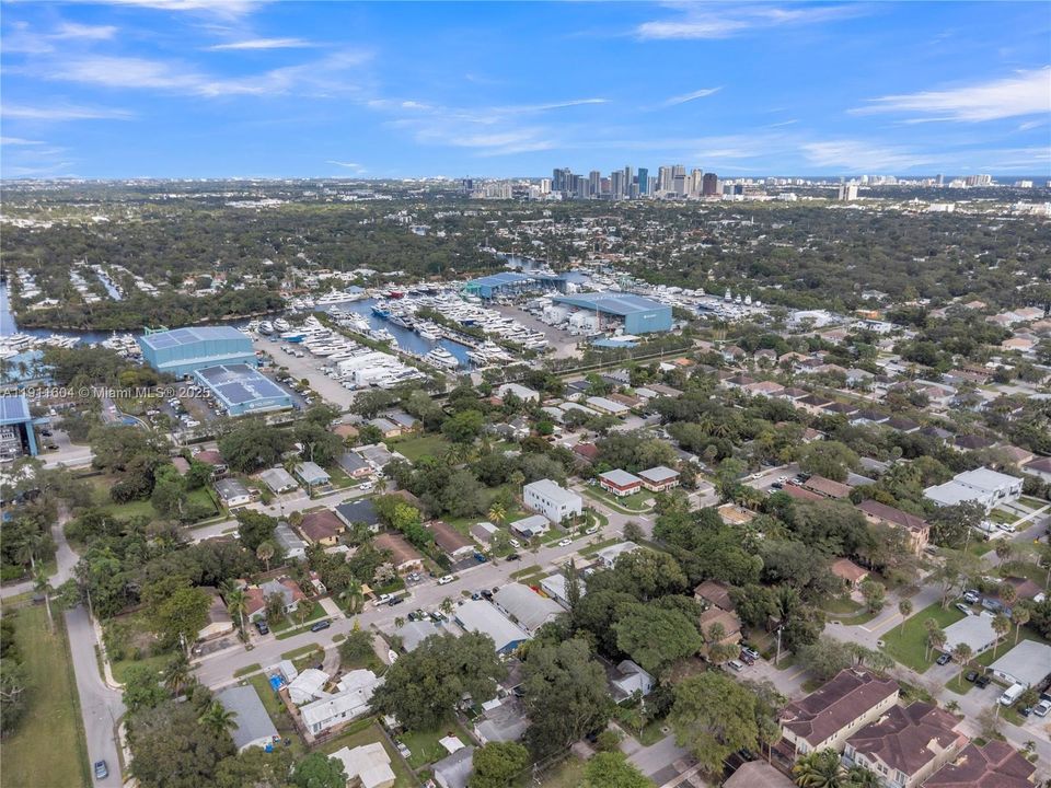 合同活跃: $405,000 (0 贝兹, 0 浴室, 1210 平方英尺)