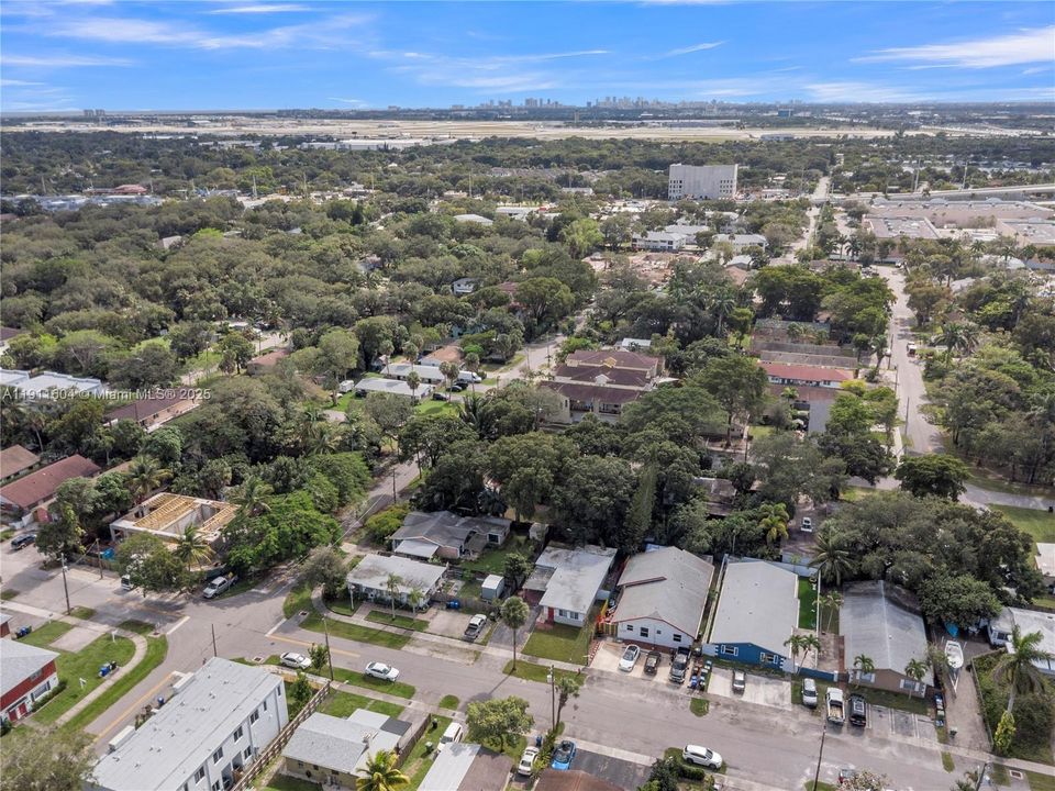 合同活跃: $405,000 (0 贝兹, 0 浴室, 1210 平方英尺)