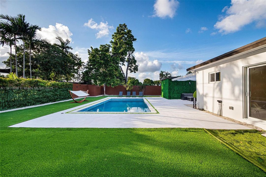 待售: $1,850,000 (3 贝兹, 3 浴室, 2400 平方英尺)