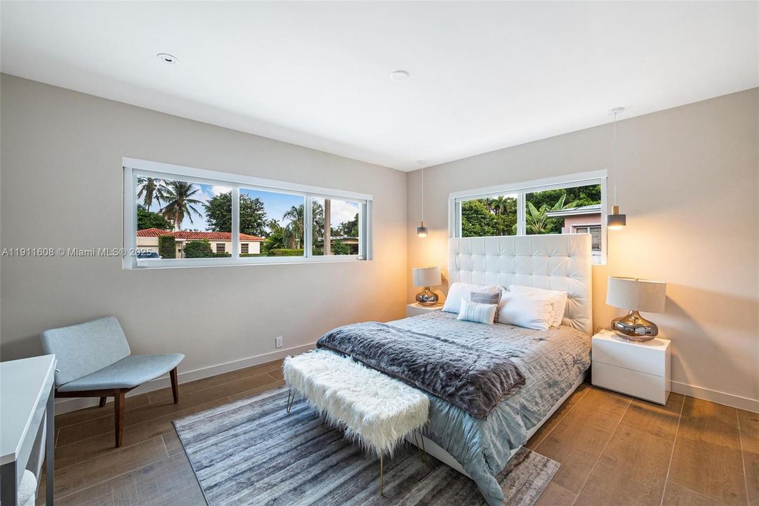 待售: $1,850,000 (3 贝兹, 3 浴室, 2400 平方英尺)